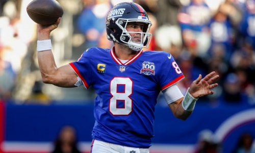 Source: Vikings will sign quarterback Daniel Jones to practice squad