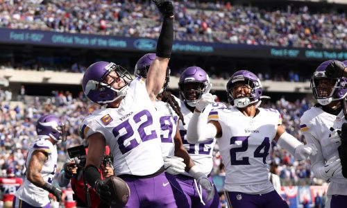 How the Wood Gym in Knoxville helped build Vikings safety Harrison Smith