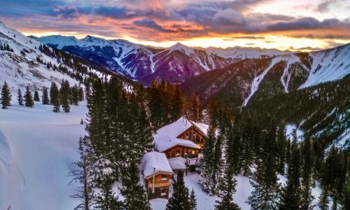 Travel: Colorado’s winter huts blend adventure, luxury, and scenic beauty