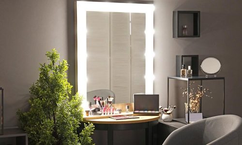 Chic makeup vanities to complete your beauty corner