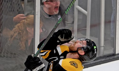 Bruins notes: Elias Lindholm finding a groove