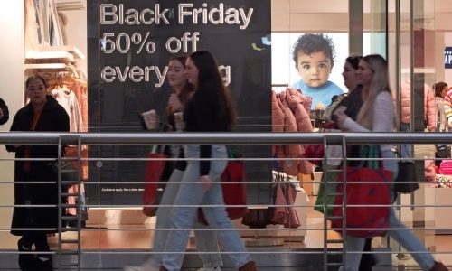 Black Friday: Sales accelerate, with online a bright spot