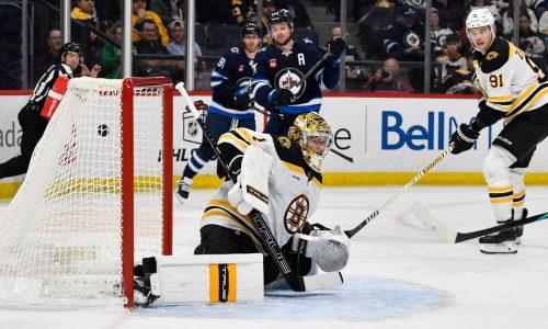 Bruins get thumped in Winnipeg, 8-1