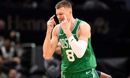 Kristaps Porzingis exits with injury as Celtics race past Wizards 112-98