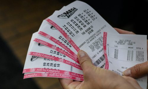 Mega Millions jackpot nears $1 billion ahead of Christmas Eve drawing