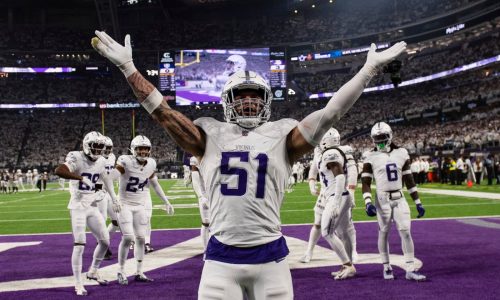 Vikings take care of business with 30-12 win over Bears