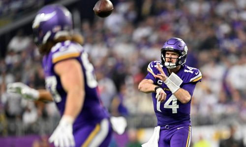 Vikings quarterback Sam Darnold named NFC Offensive Player of the Week