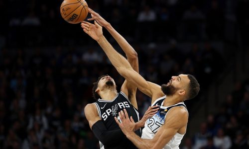 Timberwolves win third straight game, again in dramatic fashion