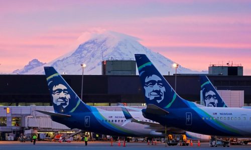 Fumes in the cockpit prompts Hawaiian flight’s return to Seattle