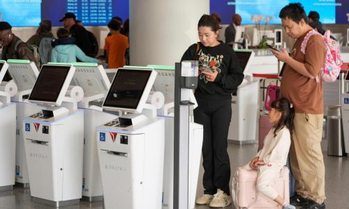 US senators grill officials from 5 airlines over fees for seats and checked bags