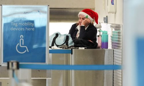 Christmas Eve air travel off to a rough start after American Airlines briefly grounded all flights