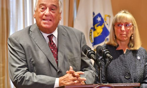 Massachusetts pols set to kick off new legislative term with Democrats still in control