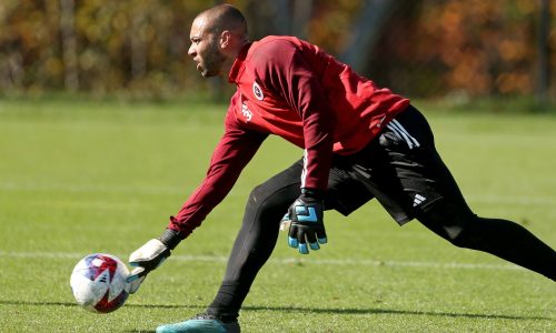 Revolution deal goalkeeper Earl Edwards Jr. to San Jose