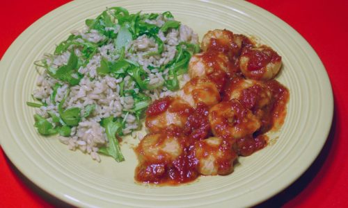 Quick Fix: Scallops with Garlic Tomato Sauce and Brown Rice with Arugula
