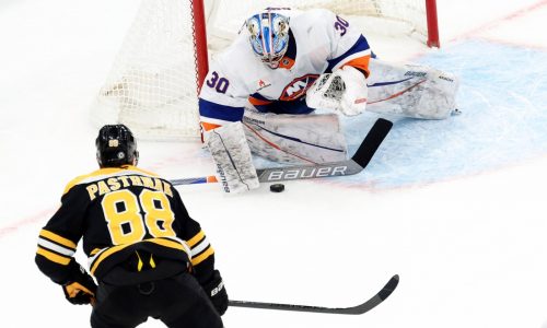 Despite David Pastrnak’s two third period goals, Bruins fall to Islanders in OT, 5-4