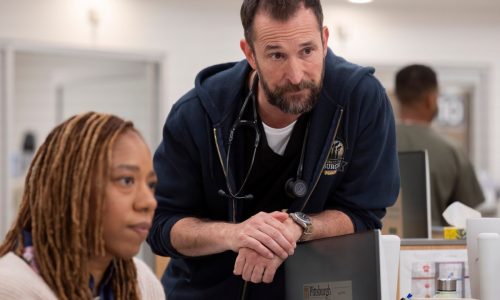 Noah Wyle back in scrubs for medical drama ‘The Pitt’