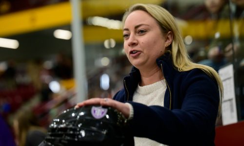 St. Thomas women’s hockey stuns UMD in overtime to complete sweep