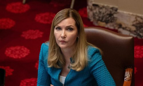 Republicans in the Minnesota Senate fail to get vote to expel Sen. Nicole Mitchell over burglary charge