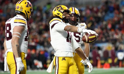 Gophers run bowl streak to eight straight wins with a 24-10 win in Duke’s Mayo Bowl