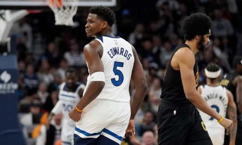 Timberwolves fall apart in second half of loss to Cleveland