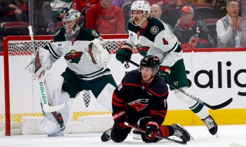 Filip Gustavsson has a chilly night keeping the Hurricanes quiet