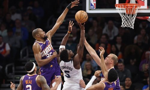 Timberwolves blow past Suns in Phoenix for fourth straight win