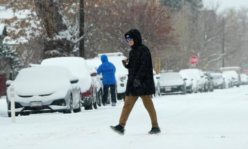 Heavy snow and frigid Arctic blast put 70 million across the U.S. under winter storm warnings