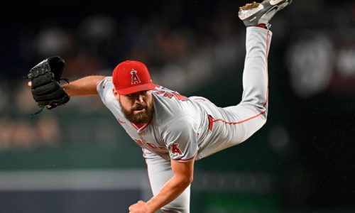 Report: Red Sox sign LHP Matt Moore to minor league deal