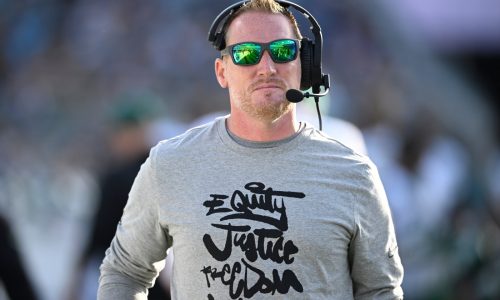 Patriots coaching staff changes: Fourth ex-OC hired, Pats legend out