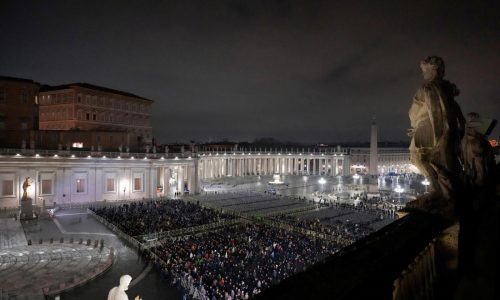 Pope Francis met at the hospital with Vatican No. 2 over candidates for sainthood