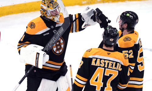 Jeremy Swayman pitches 33-save shutout in 3-0 win for Bruins over Wild