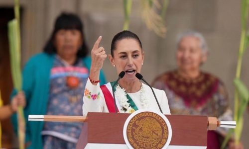 Mexico will send 10,000 troops to U.S. border to avoid trade war