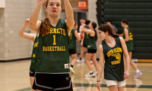 High school basketball notebook: Newcomers key shut-down defense for North Reading girls