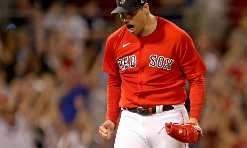 Red Sox bring back veteran reliever on minor league deal