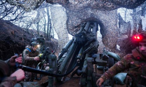 Ukrainian troops losing ground to Russia as Trump talks of ending war