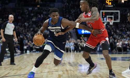 Anthony Edwards scores 49 as Timberwolves top Chicago