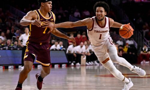Amid bounce back, Gophers men’s basketball back to us-against-the-world mentality