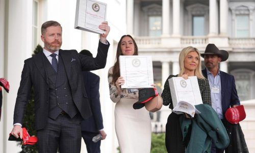 Conservative commentators seen with ‘Epstein Files’ binders after AG Bondi promises docs release