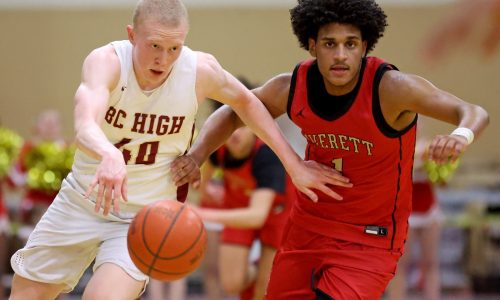 Seyfried’s big night lifts BC High over Everett