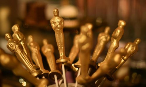 Make your Oscars predictions — and see how they compare to expert picks