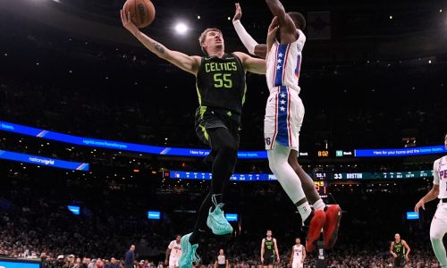 Why Baylor Scheierman blew kiss to 76ers bench in Celtics’ blowout win