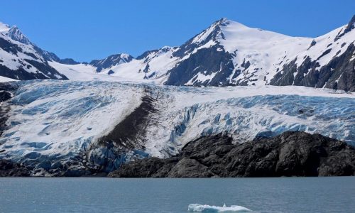 Avalanche buries at least 3 skiers near Anchorage, Alaska officials say