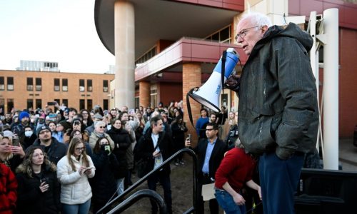 Drawing huge crowds, Bernie Sanders steps into leadership of the anti-Trump resistance