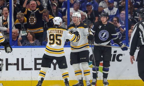 New-look Bruins beat Lightning on the road, 4-0