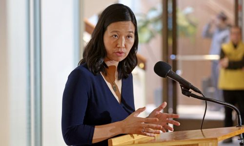 Murphy: Rivals need to push Wu on drug policy