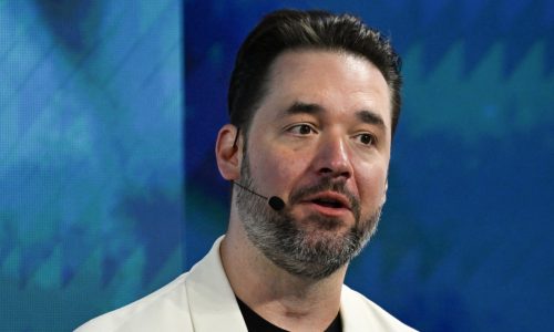 Reddit co-founder Alexis Ohanian joins bid to acquire TikTok