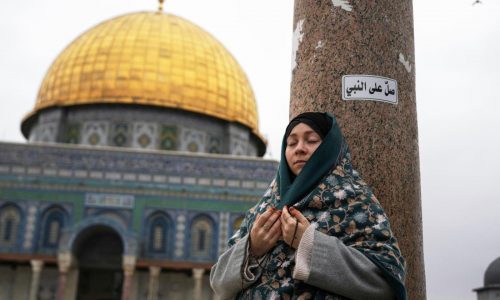 90,000 Palestinians attend the first Friday prayers of Ramadan in Jerusalem