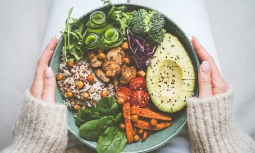 Researchers Identify Diets in Mid-Life Linked to Healthy Aging