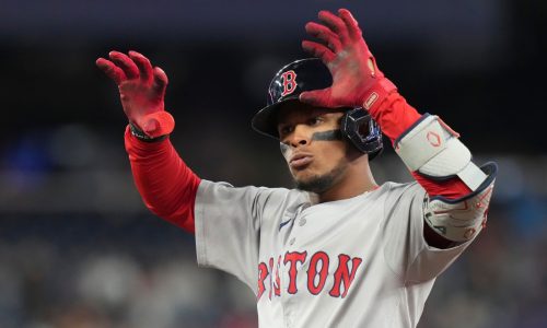 Red Sox outfielder enjoys stellar showing in 8-4 win over Twins