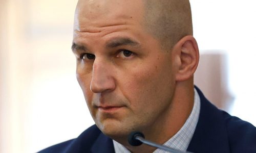 Howie Carr: Massachusetts State Police mired in breakdown lane